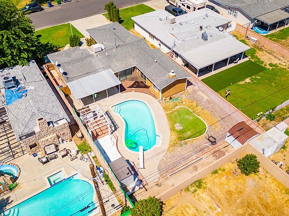 3rd image of 45108 Harlas Ave