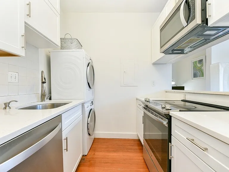 15 Keswick St #4 — Photo 14