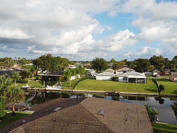 2nd image of 3 Carol Ct