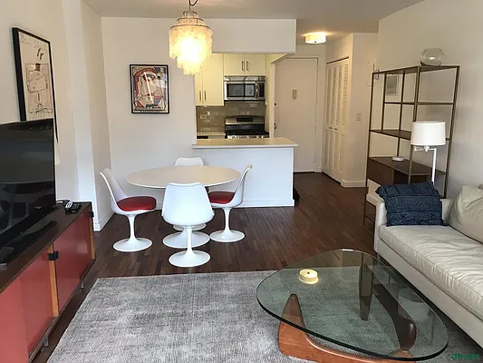 Rented by Akam Sales and Brokerage | media 2