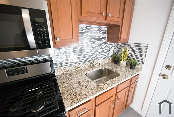 431 Brandywine St SE #101 — Photo 3