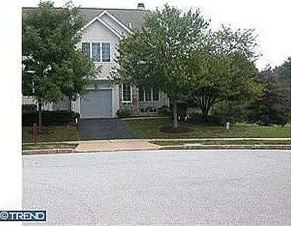 Beautiful End Unit Townhouse