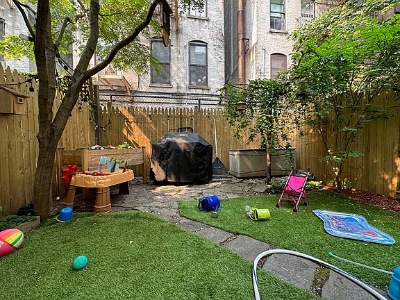 3rd image of 314 W 115th St #1