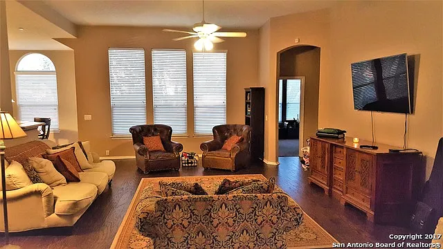 4426 James Bowie — Photo 5