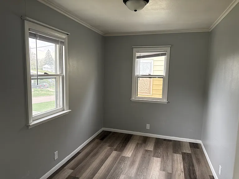 2224 Villa Ave — Photo 5