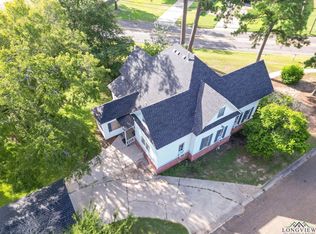 318 Daingerfield St, Pittsburg, TX 75686