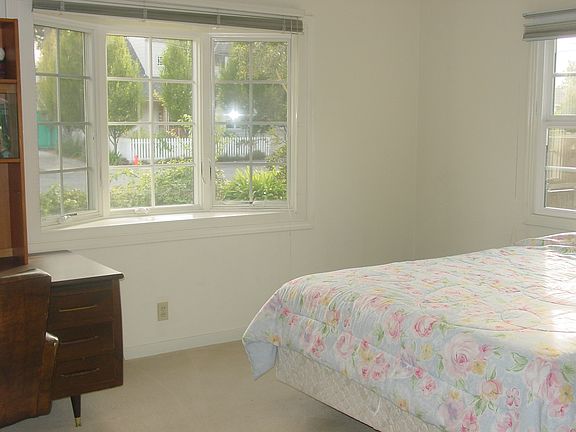 3rd image of 16495 Oleander Ave
