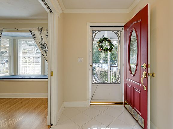 5th image of 7460 Sugar Plum Ln