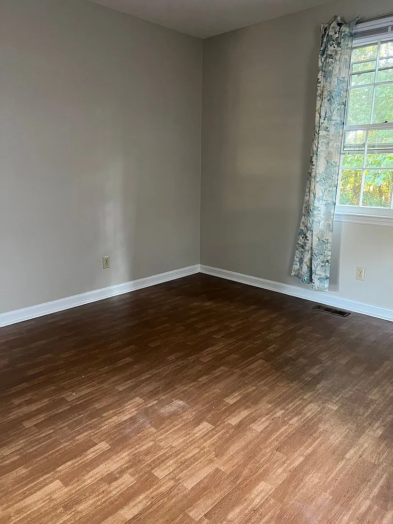 112 Ramona Ave — Photo 3