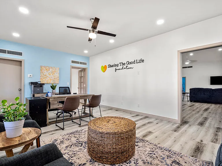 4250 E Busby Dr — Photo 12