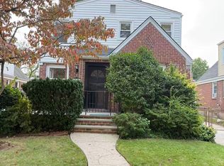 32-28 208th St #2, Bayside, NY 11361