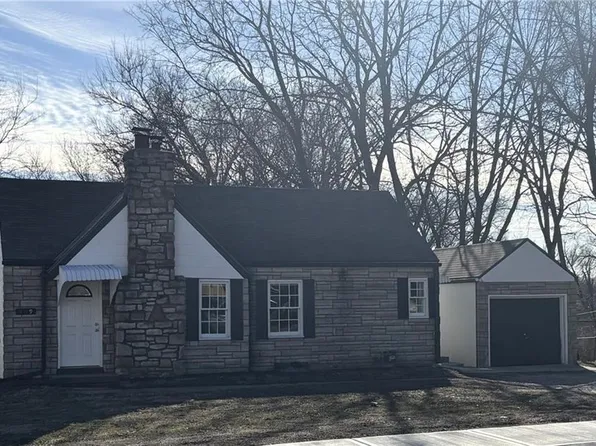 609 NE 42nd St, Kansas City, MO 64116