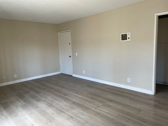 4th image of 148 Taft Ave APT 14