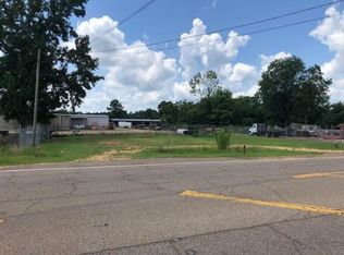 Nashville Ferry Rd E, Columbus, MS 39702