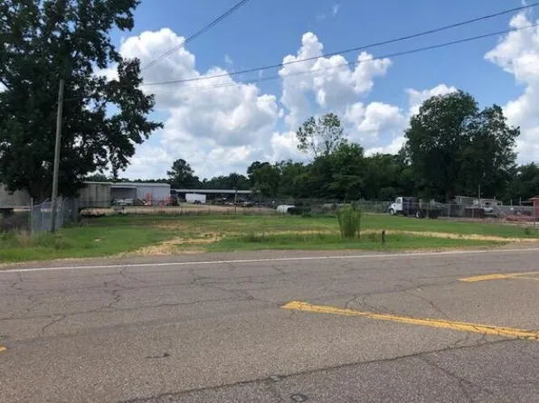 Nashville Ferry Rd E, Columbus, MS 39702