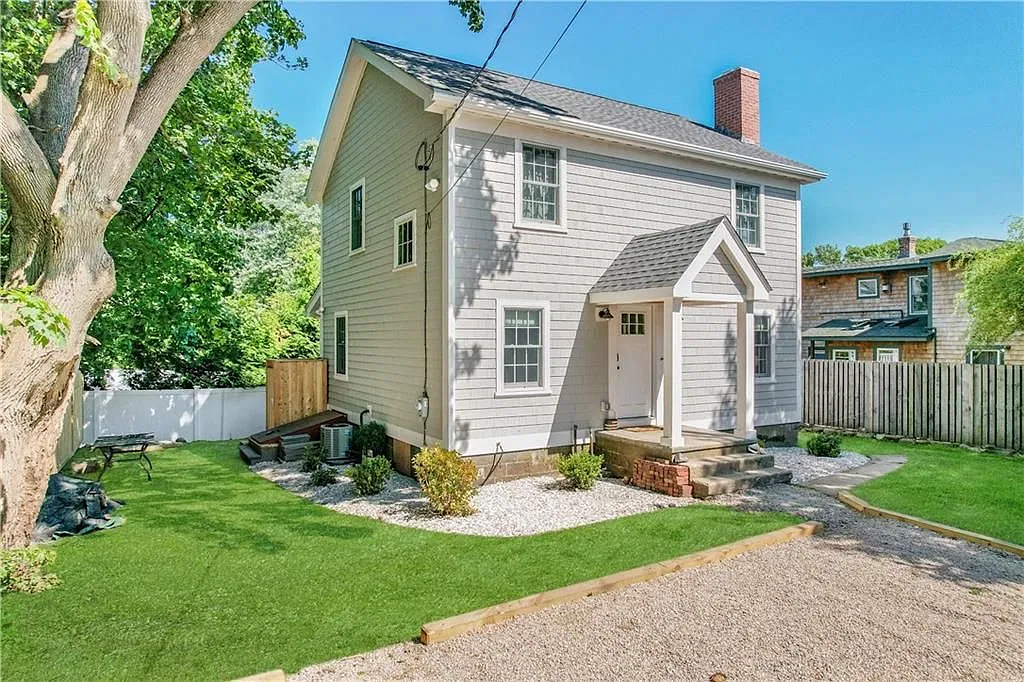 3 bed, 2.0 bath, 1250 sqft, $2,800 — Photo 1