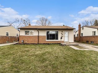 6124 Deering St, Garden City, MI 48135