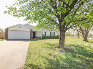 1100 Tunbridge Dr, Bentonville, AR 72712