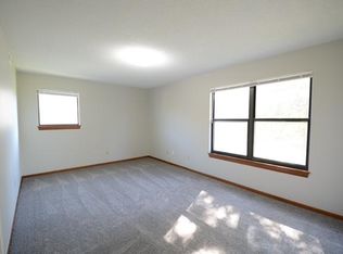 1023 NE Lindsay Ave APT C, Lees Summit, MO 64086