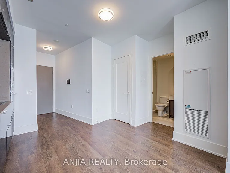 10 York St #5608 — Photo 20