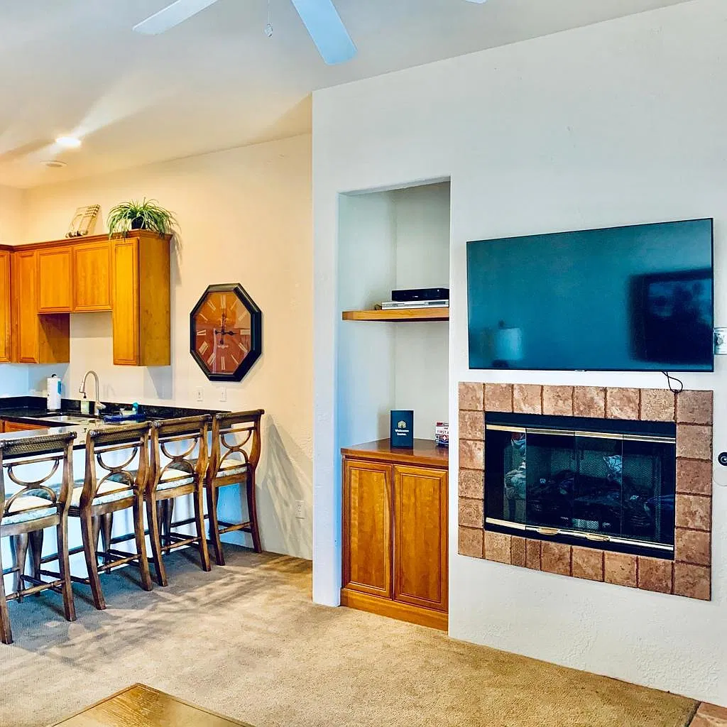 1 bed, 682 sqft, $1,990 — Photo 4