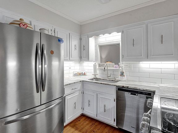 3rd image of 2792 Marbry Dr