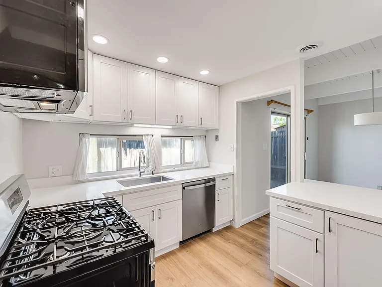 2723 Ashby Pl #D — Photo 10