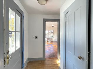 34 Steamboat Rd, Great Neck, NY 11024