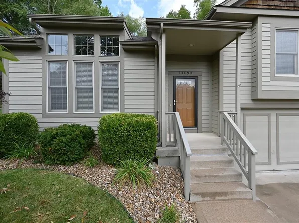 14090 NW 64th Ter, Parkville, MO 64152