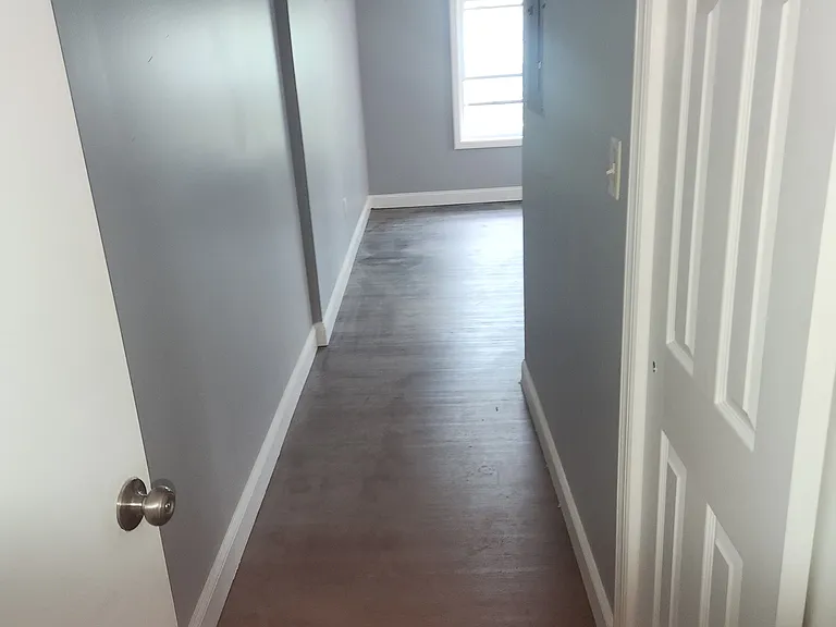 320 9th St #4 — Photo 2