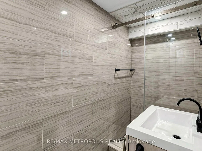 61 Horseshoe Cres #BASEMENT — Photo 21