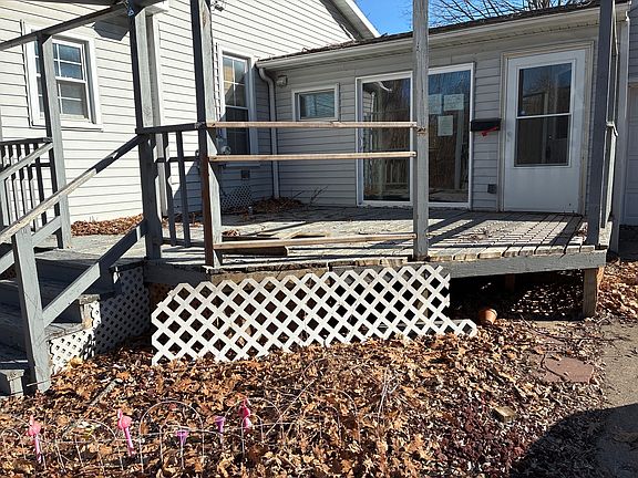 2nd image of 804 Monroe Ave