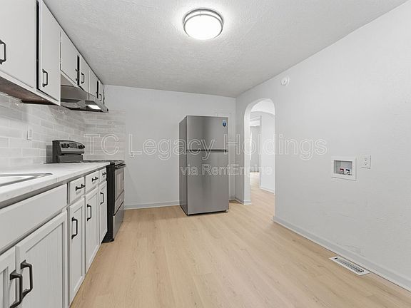 5th image of 16 Flint St APT 102