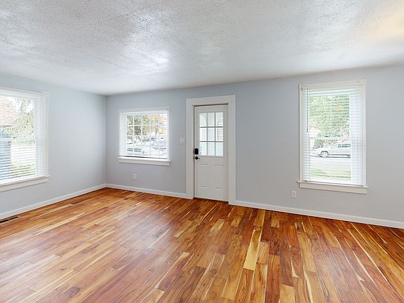 906 CdA Ave Pet Friendly Downtown Longterm Rental 3_06062022