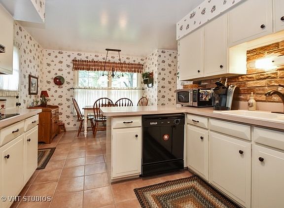3rd image of 20400 Doria Ln