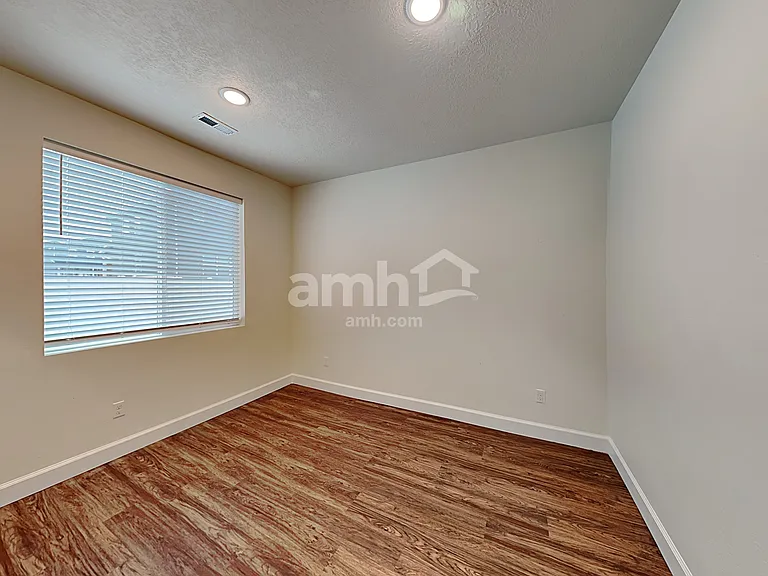 2403 E Surry Way — Photo 14