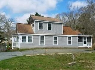 136 Staples Shore Rd, Lakeville, MA 02347