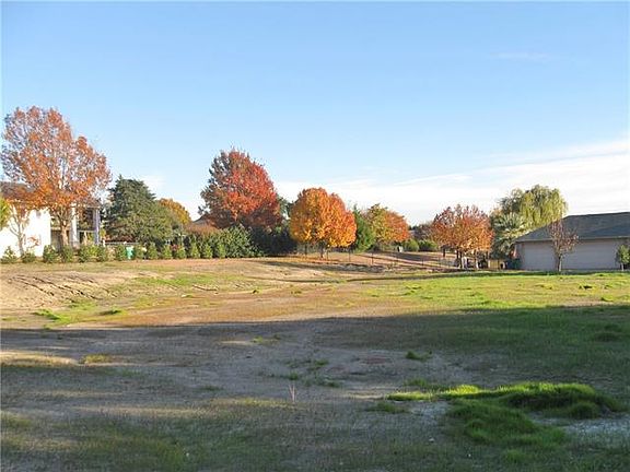 2nd image of 209 James Dr