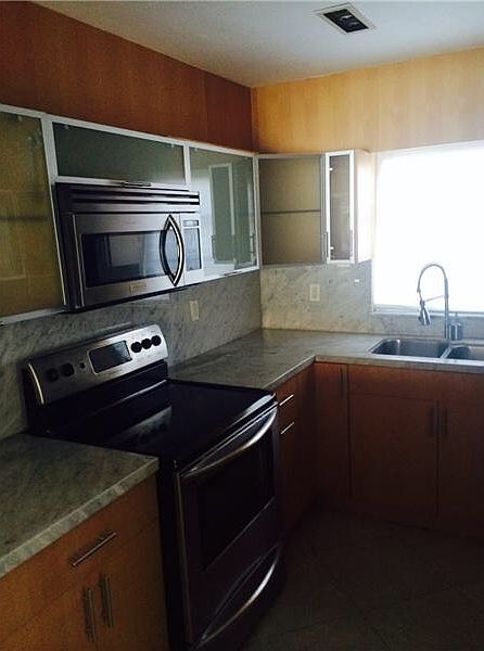 1st image of 1550 NE 105th St