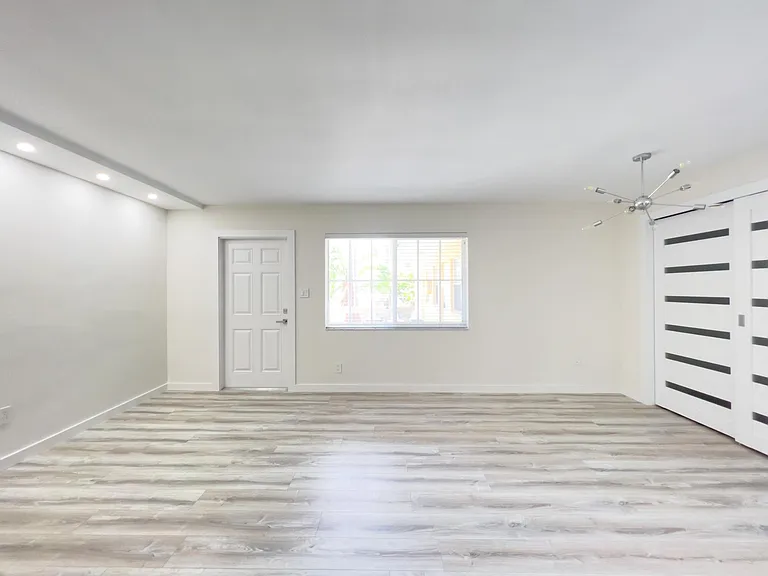 455 NE 16th Ave #10 — Photo 14