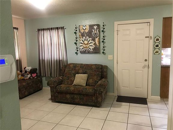 5th image of 8517 Chinaberry Dr