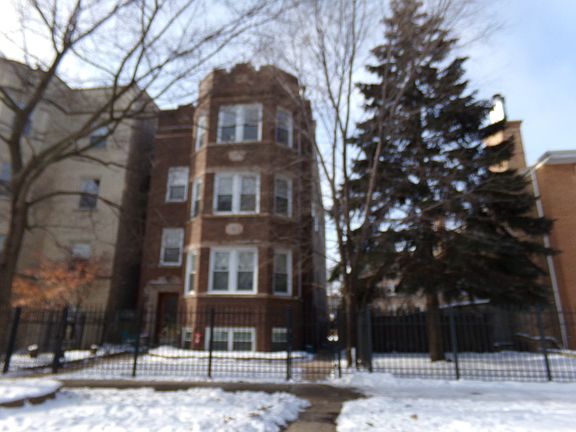 2nd image of 7438 N Oakley Ave