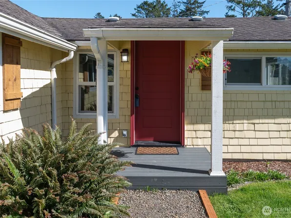 1707 258th Place, Ocean Park, WA 98640