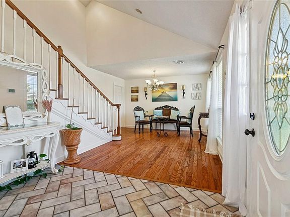 3rd image of 5565 Trinity Dr