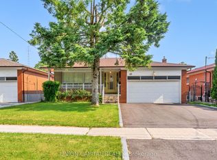 43 Ernest Ave, Toronto, ON M2J3T4
