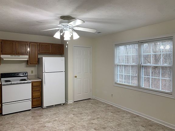 2nd image of 101 1/2 Hampden Dr #9