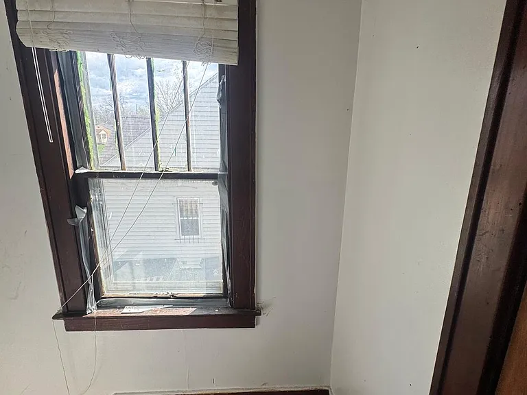 614 E Marengo Ave — Photo 21