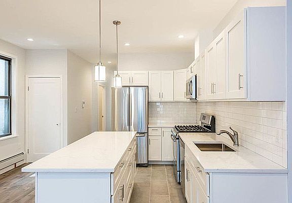 5th image of 1531 Greene Ave #2B
