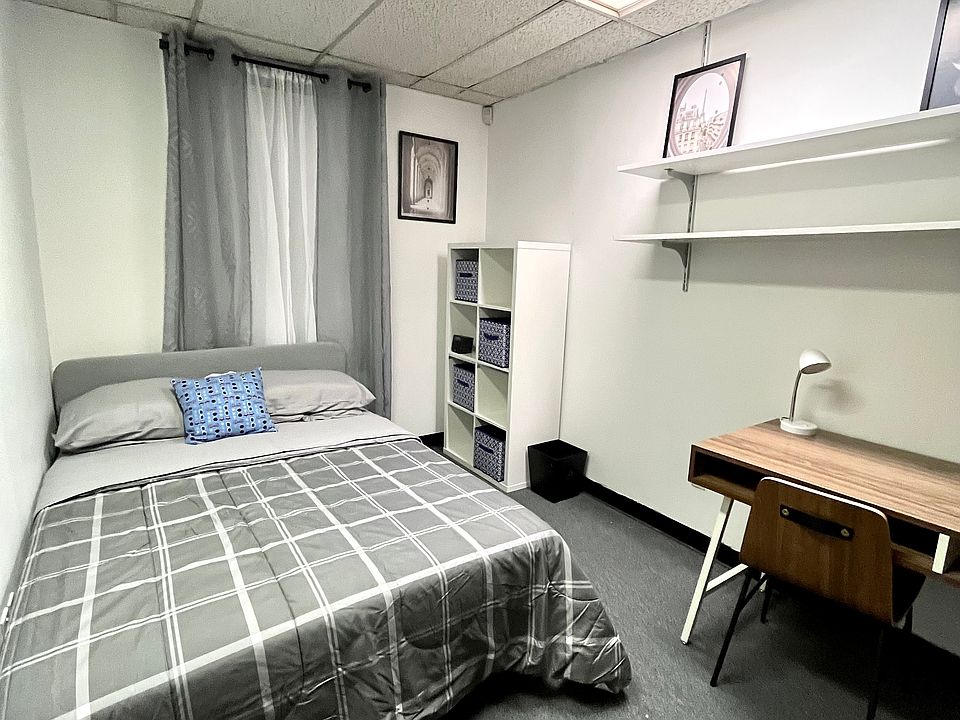 Full bed, fully furnished room for your cozy stay