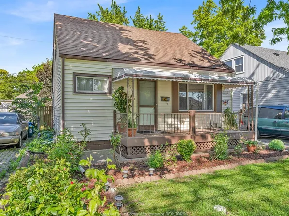 1936 Central Ave, Windsor, ON N8W 4H9
